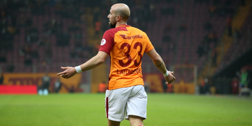 9 futbolcu Galatasaray'a veda etti