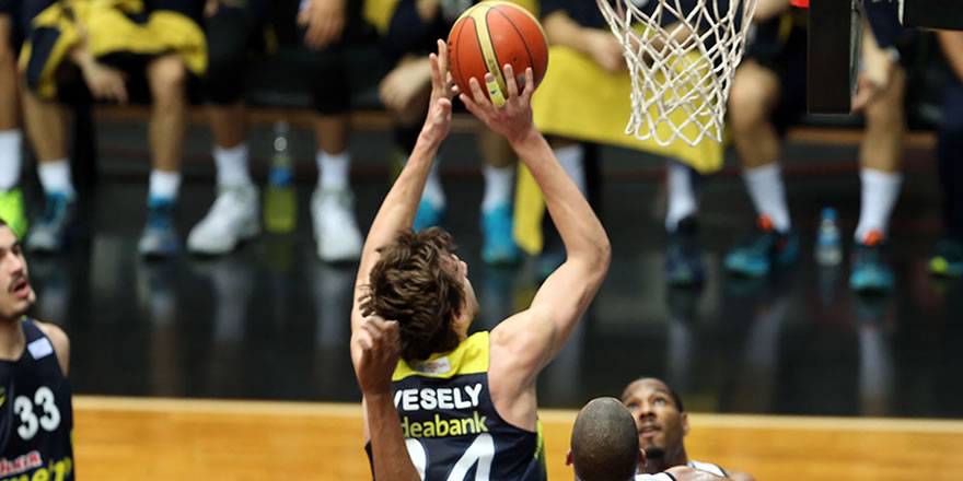 Beşiktaş Sompo Japan - Fenerbahçe Doğuş: 71-76