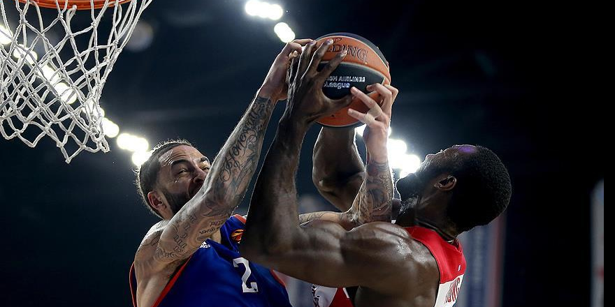 Anadolu Efes, Yunanistan deplasmanında