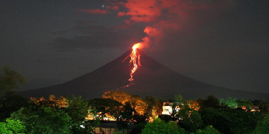 Filipinlerin en hareketli yanardağı aktifleşti
