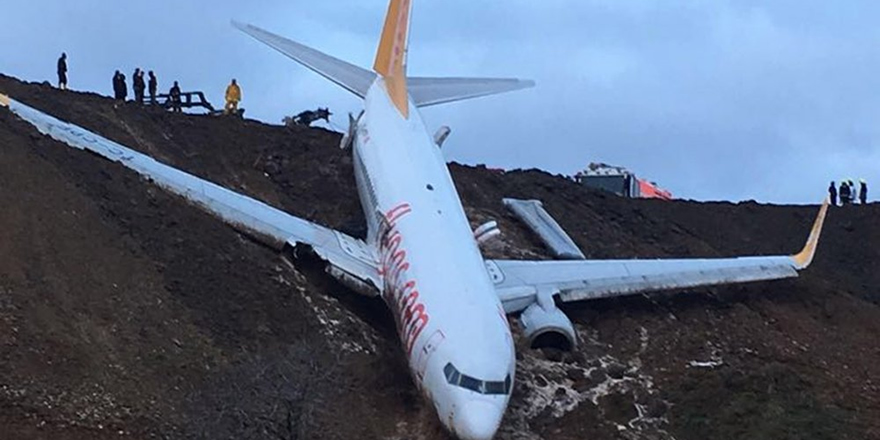 Pistten çıkan uçağın pilotları: Sağ motor aniden hızlandı ve uçak sola savruldu