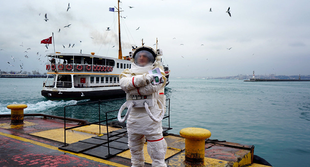 Sigaranın zararlarına 'astronot'la dikkat çekildi