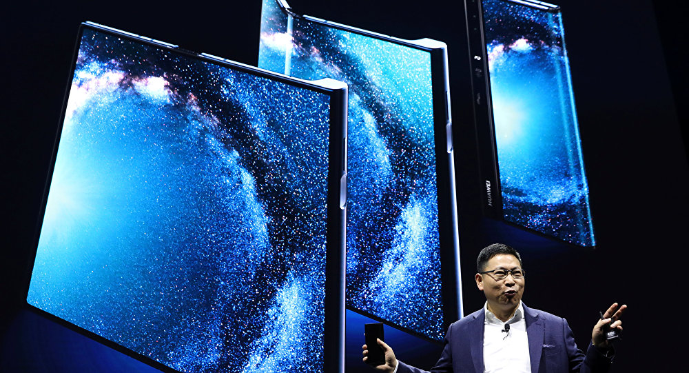 Huawei katlanabilir akıllı telefonu Mate X'i tanıttı