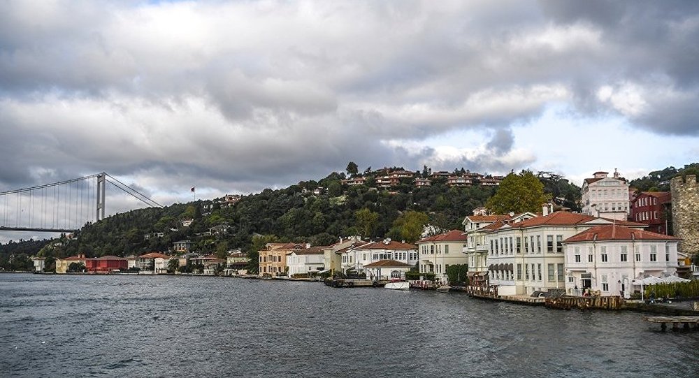 Telegraph gazetesi İstanbul Boğazı'nı 'nehir' yaptı