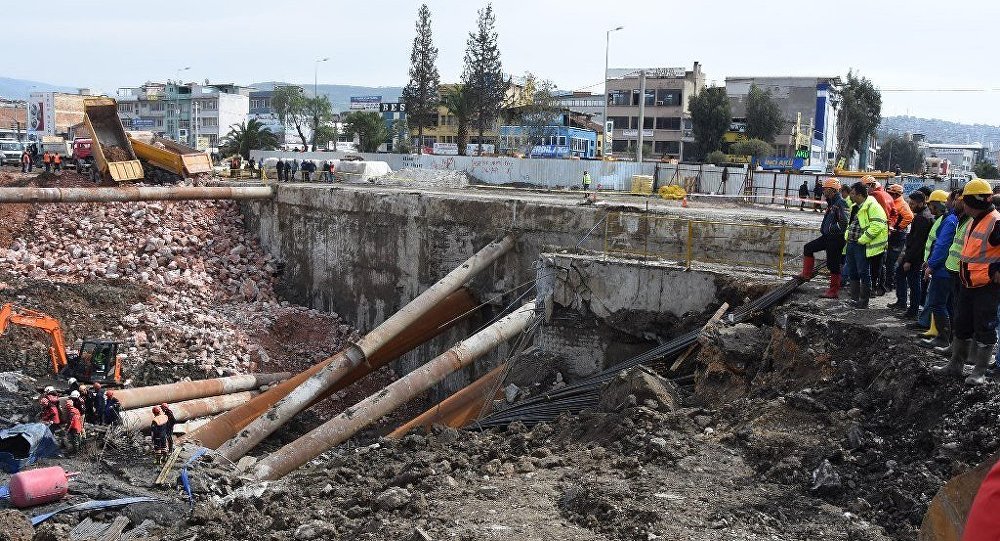 İzmir'de metro otopark inşaatındaki göçükte bir kişinin cansız bedenine ulaşıldı