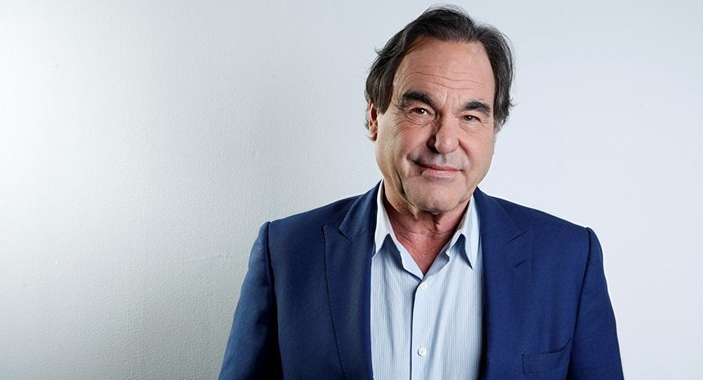 Oliver Stone: Assange, insanlık adına büyük bir iş çıkardı