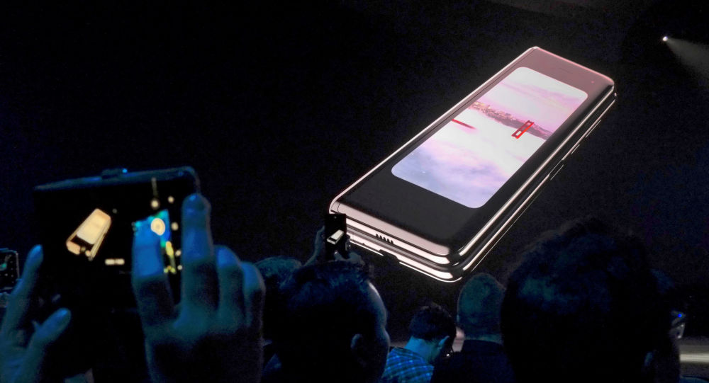 Samsung'un katlanabilir ekranlı telefonu arıza verdi
