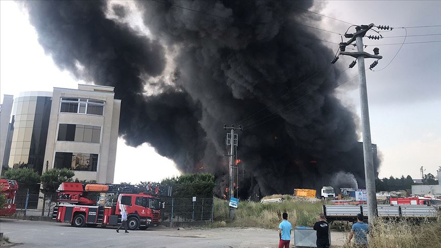 Kocaeli'de depo ve fabrika yangını: 4 ölü, 5 yaralı