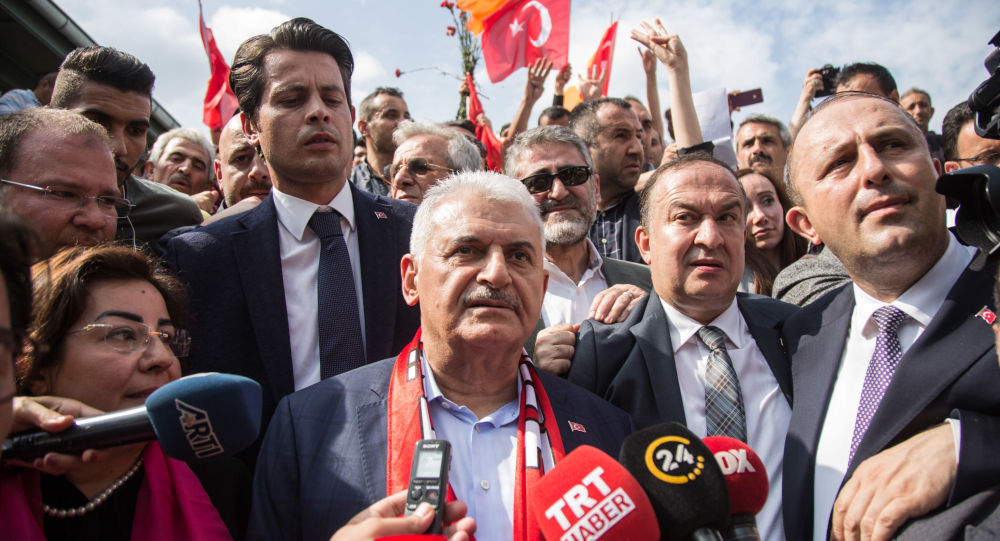 Binali Yıldırım'dan kararsız seçmene çağrı