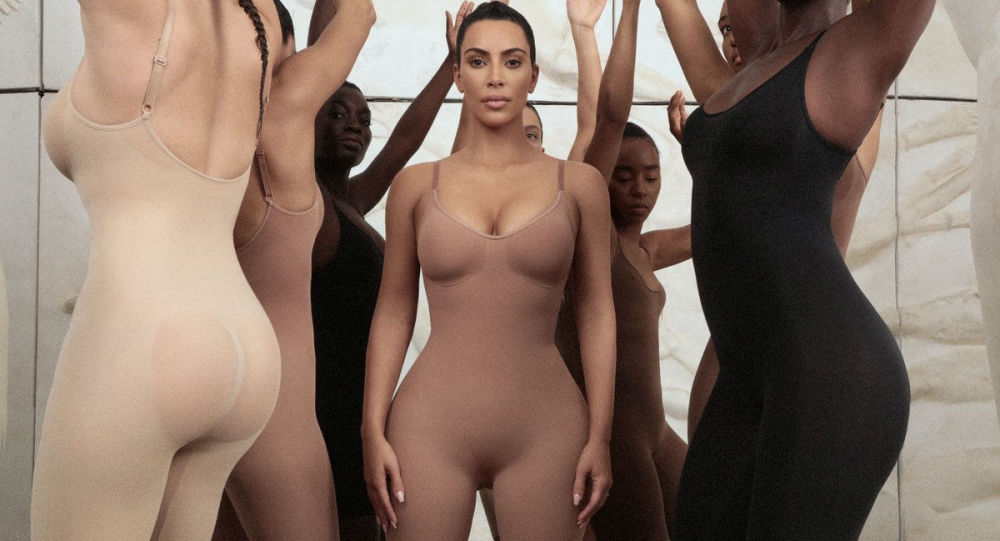 Tepkiler geri adım attırdı, Kardashian 'Kimono' markasından vazgeçti