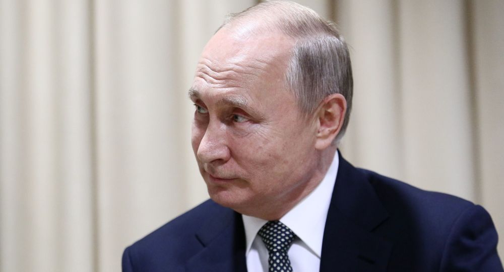 Putin, INF'nin askıya alınmasını öngören yasayı imzaladı