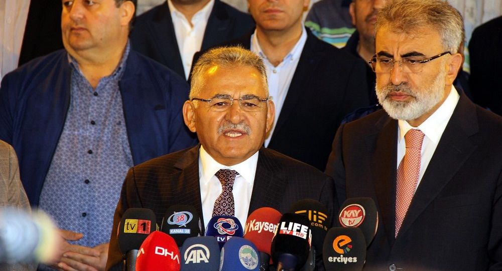 Kayseri Büyükşehir Belediye Başkanı Büyükkılıç'tan 'istifa' açıklaması