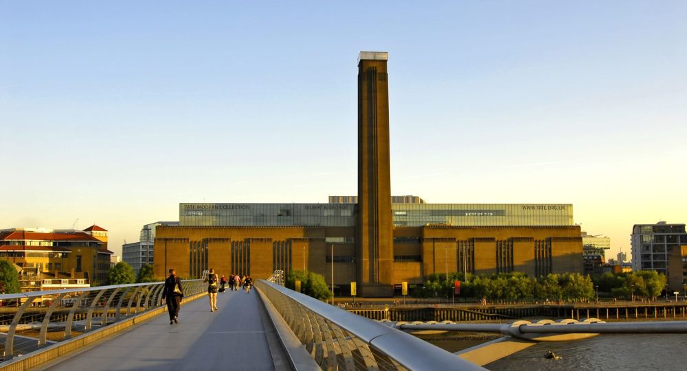 Sanat Müzesi Tate Modern'de altı yaşında bir çocuk 10. kattan 'atıldı'