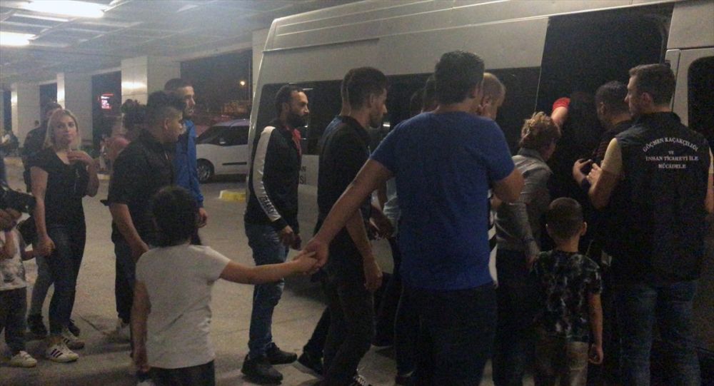 Edirne'de okul servisiyle göçmen kaçakçılığı