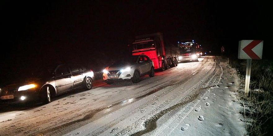 Çanakkale'de ulaşıma kar ve tipi engeli