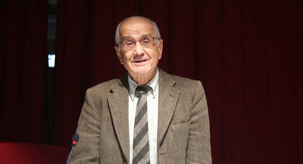 Anayasa Profesörü Mümtaz Soysal hayatını kaybetti