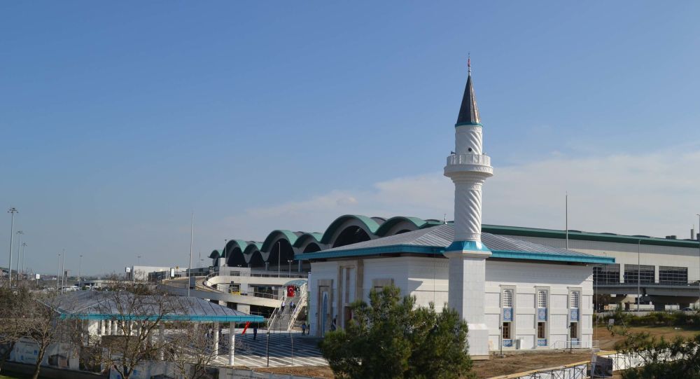 İstanbul Sabiha Gökçen Havalimanı Camisi ibadete açıldı
