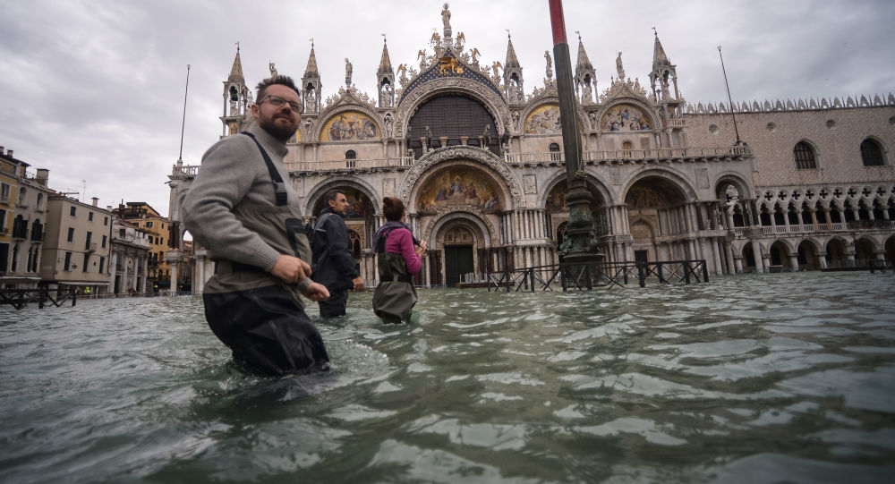 Venedik'te sular yeniden yükseldi: 4 günde ikinci kez rekor düzeyde