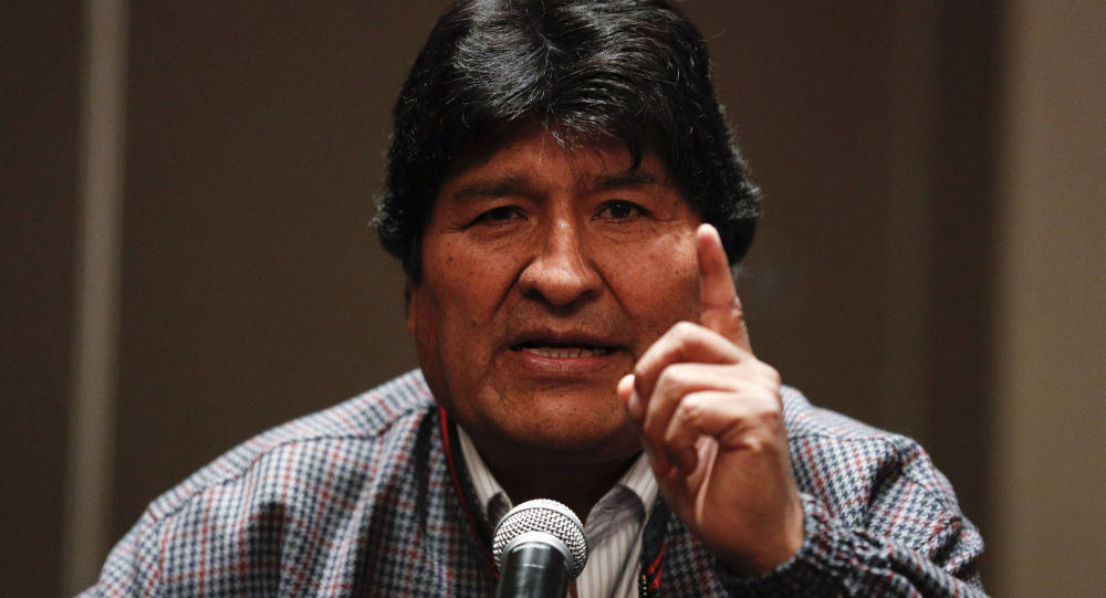 Evo Morales Küba'ya gitti