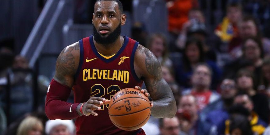 LeBron James'ten peş peşe üçüncü 'triple double'