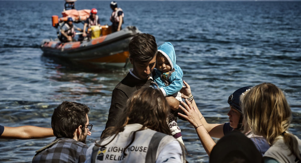 Yunanistan sığınmacıları engellemek için Ege Denizi'ne yüzen barikat yerleştirecek