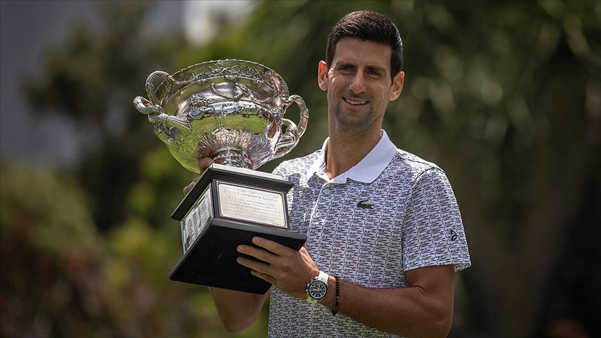 Avustralya Açık'ta Djokovic'in bileği bükülmüyor