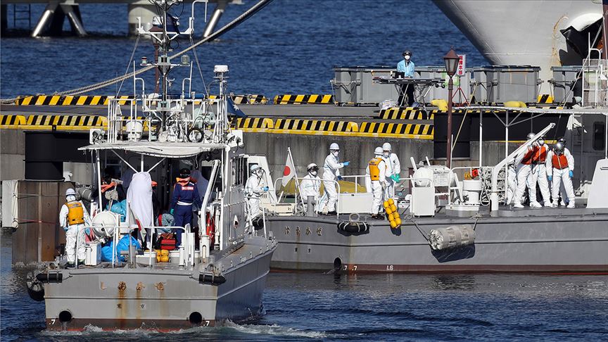 Japonya'da karantinaya alınan yolcu gemisinde 10 kişide koronavirüs saptandı