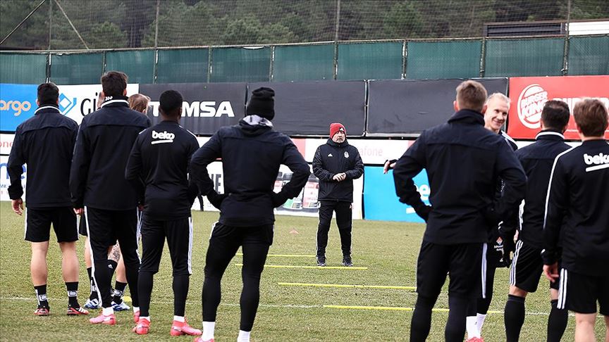 Beşiktaş'ta teknik ekip ve futbolculara koronavirüs testi yapılacak
