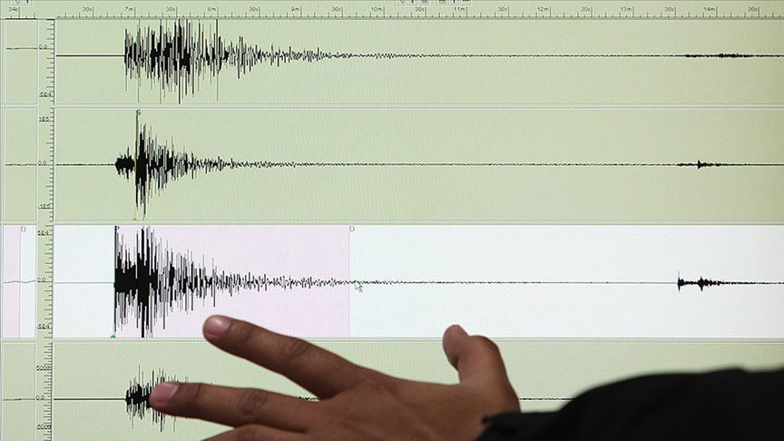 Tokyo'nun güneyindeki adalarda 6.9 büyüklüğünde deprem