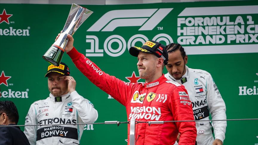 Dört kez F1 şampiyonu olan Vettel, Ferrari'den ayrılıyor