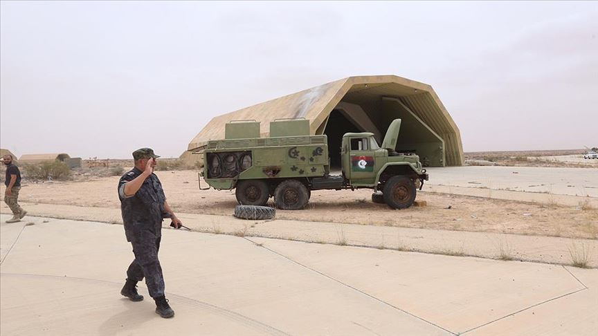 Libya ordusu Vatiyye Askeri Üssü'nün güneyindeki iki beldeyi daha geri aldı