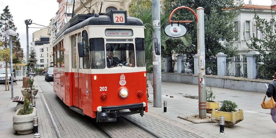 Kadıköy-Moda Nostaljik Tramvayı İBB'ye devredildi