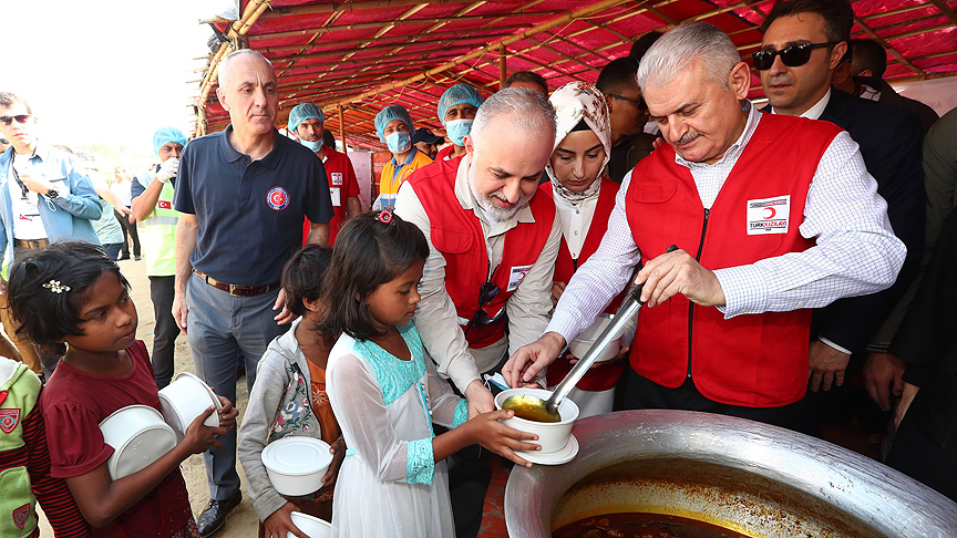 Başbakan Yıldırım Arakanlı mültecilerle bir araya geldi