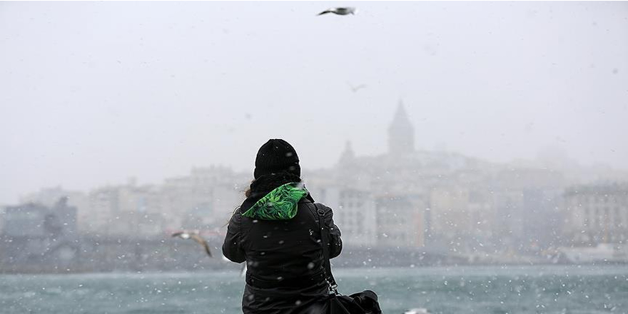 İstanbul'da Anadolu Yakası'nda kar yağışı başladı