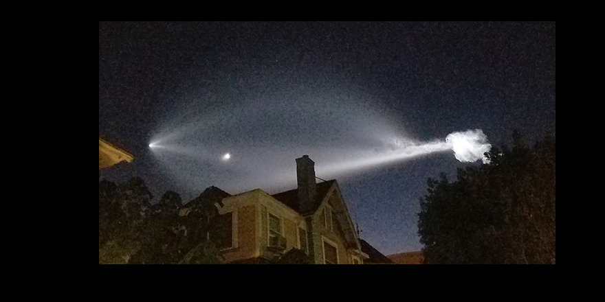 Kaliforniya’dan fırlatılan roket Los Angeles’ı aydınlattı