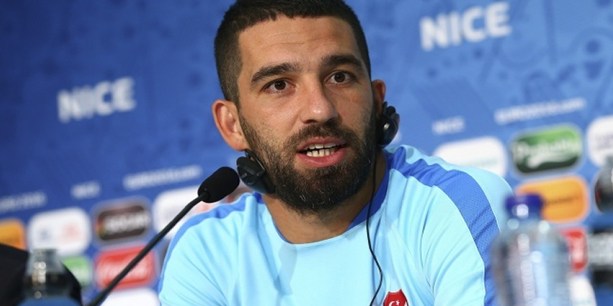Beşiktaş’ın hedefinde Arda Turan ve Stanciu var