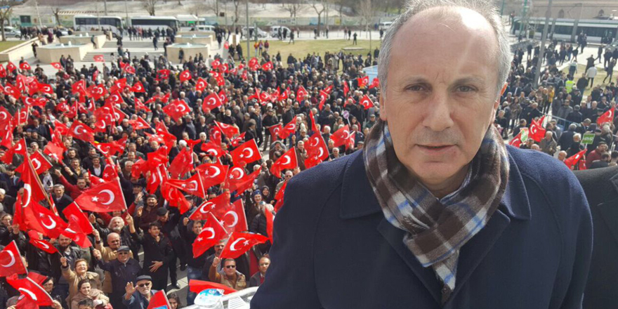 Multivark içinde pişmiş tavuk - lezzetli, sulu, kokulu Multivark içinde pişmiş tavuk - lezzetli, sulu, kokulu